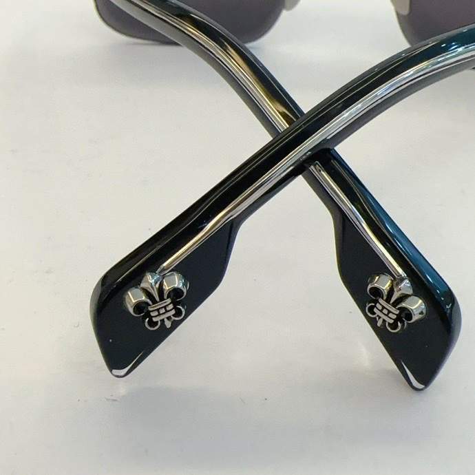 Picture of Chrome Hearts Sunglasses _SKUfw60675359fw